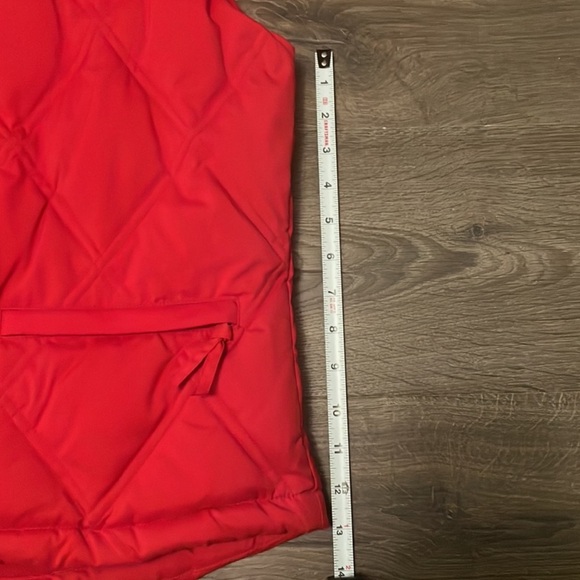 Women’s Gap Red Quilted Puffer Vest, Size Medium - Picture 2 of 5